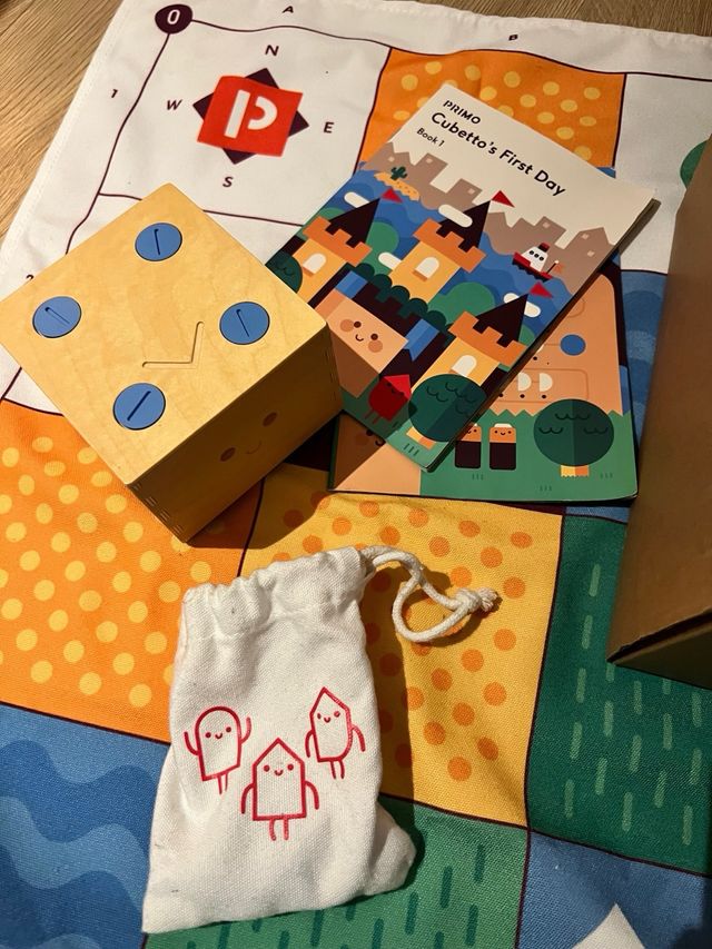 Primo Toys Cubetto. Juego programación madera