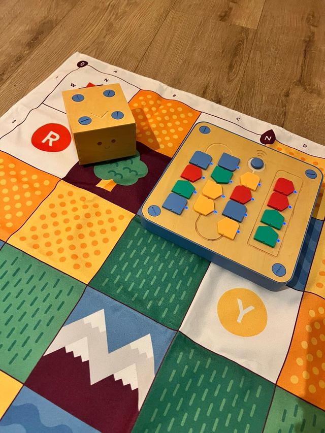 Primo Toys Cubetto. Juego programación madera