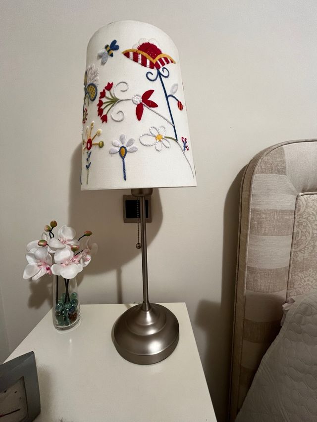 2 Lámparas Mesita noche + 2 Pantallas