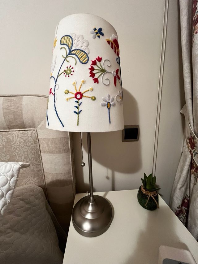 2 Lámparas Mesita noche + 2 Pantallas