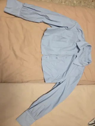 Camisa crop azul manga larga