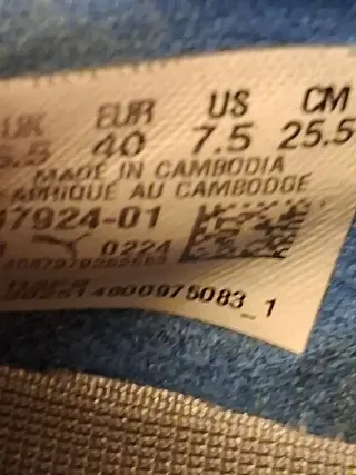 Zapatos de fútbol Puma Talla 40