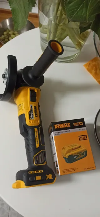 Radial a batería DeWalt