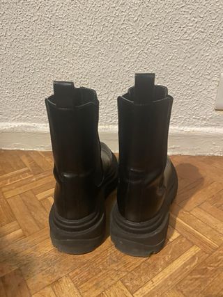 Botín Bershka Negro T36