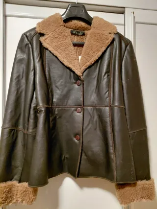 Chaqueta polipiel marrón