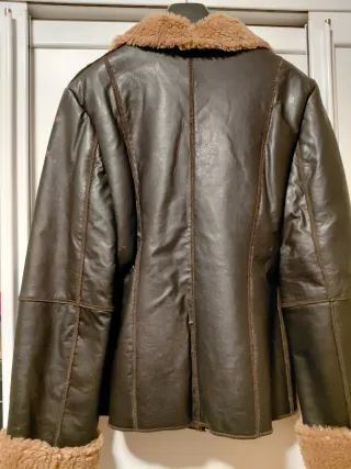 Chaqueta polipiel marrón