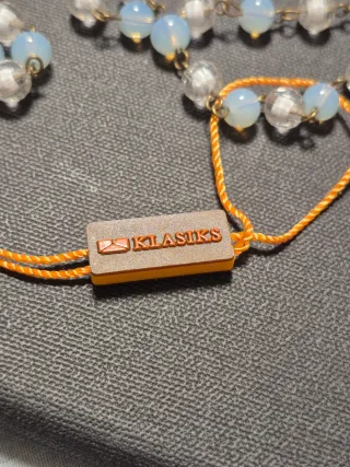 Collana perline azzurre e trasparenti