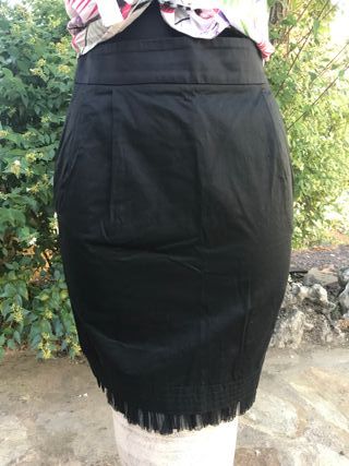 Falda negra con detalle de tul