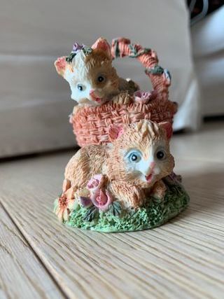 Soprammobile 2 gattini in cestino