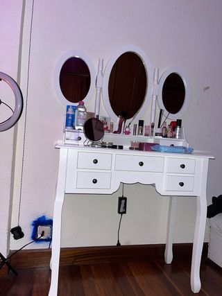 Tocador vintage per il trucco