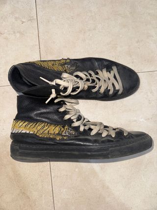 Zapatos Gucci Negros con Diseño Tigre