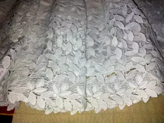 Falda blanca con encaje