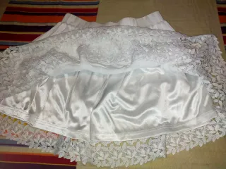 Falda blanca con encaje