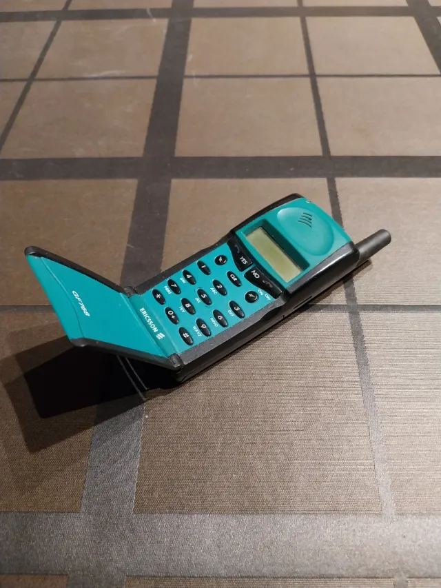 Ericsson GF768 - Celular Anos 90 Colecionadores