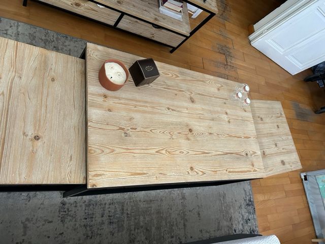 Conjunto de maison du monde de 3 mesas elegantes.