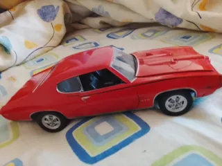 modelo a escala de un Pontiac GTO de 1969.