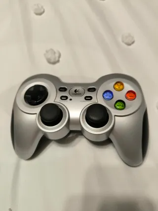 Mando Logitech F710 Inalámbrico