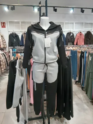 ELYON 624061417 Todo tipo de ropa y complementos.