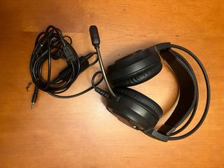 Set tastiera azerty + mouse + mouse pad + cuffie con microfono