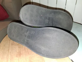 Botas artesanales con estampado de búhos