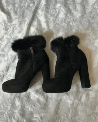 Stivali neri con pelo Ferragamo