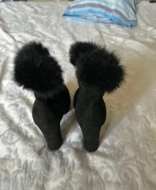 Stivali neri con pelo Ferragamo