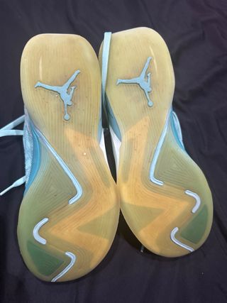 Zapatillas Jordan Teal y Dorado