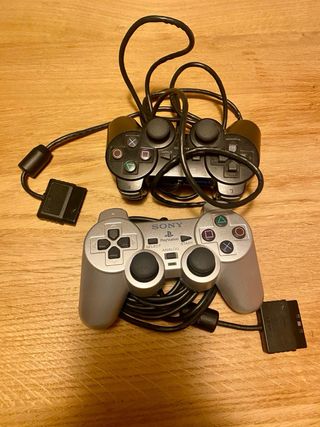 Pack PS2: 8 Juegos + Mandos Buzz + Mando TV