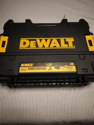 Taladro Percutor DeWalt XR 18V DCD778D2T