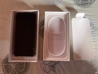 iPhone 16e + Apple Watch Series 1