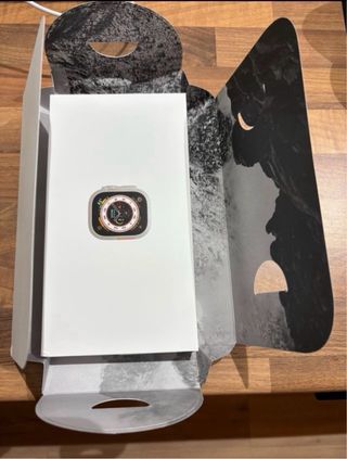 iPhone 16e + Apple Watch Series 1