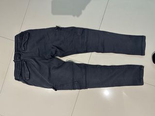 Pantalón largo gris hombre