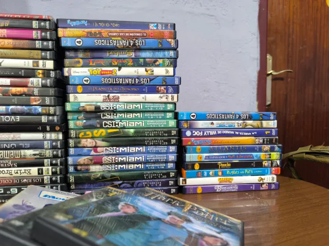 Lote de DVDs de Películas Variadas