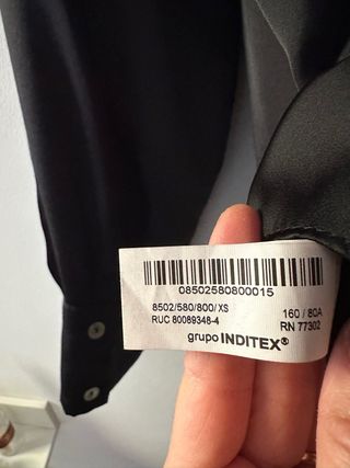 Blusa satinada negra – ZARA – Talla XS – Fluida