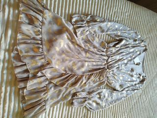 Vestido fiesta beisg y dorado