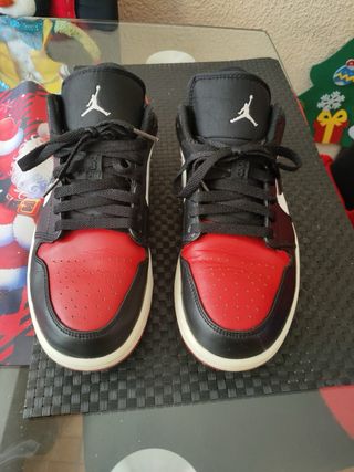 Zapatillas Jordan Rojas y Blancas