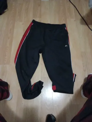 Pantalón de chándal largo negro y rojo