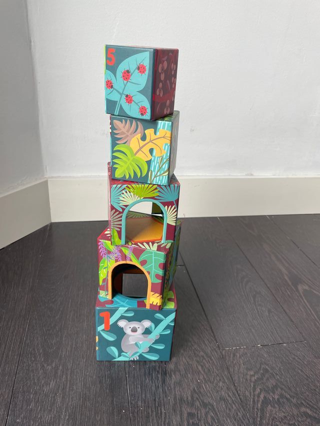 Blocchi impilabili di animali e numeri