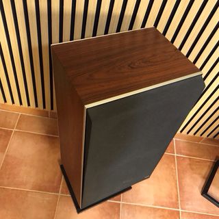 Pareja Altavoces Bang & Olufsen Beolab S75
