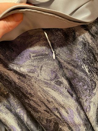 Vestido elegante gris y morado