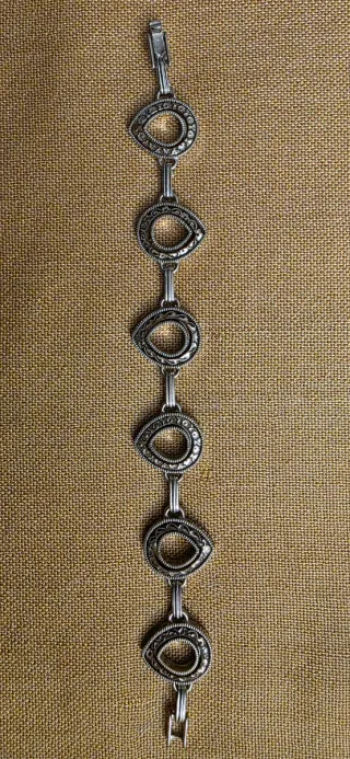 Conjunto colgante, pendientes y pulsera