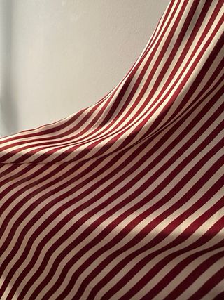 Camisa de rayas rojas y blancas Stradivarius