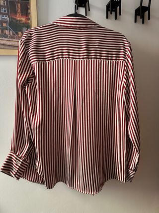 Camisa de rayas rojas y blancas Stradivarius