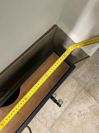 Mueble recibidor negro y madera