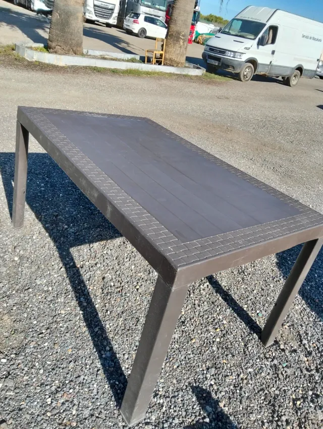 Mesa de jardín de Resina marrón/gris