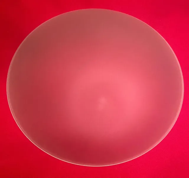 Plafón de cristal con detalles metálicos