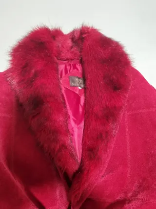 Abrigo rojo pelo