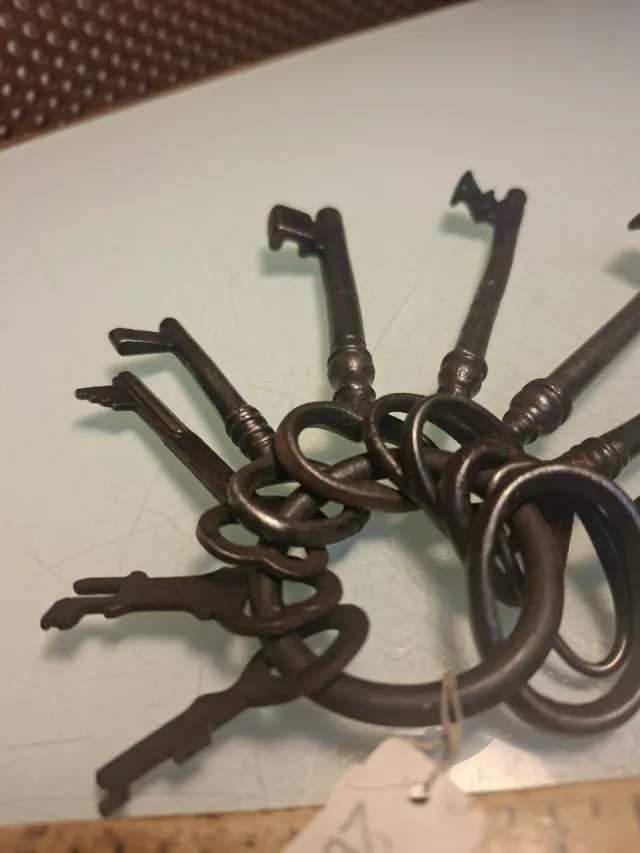 Juego de llaves antiguas