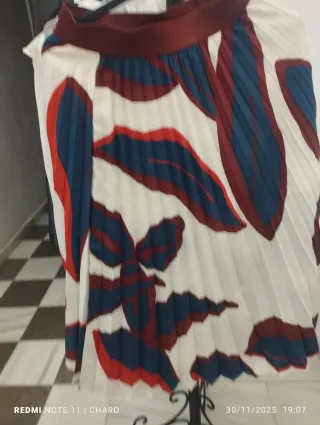 Camisa blanca Desigual con volantes