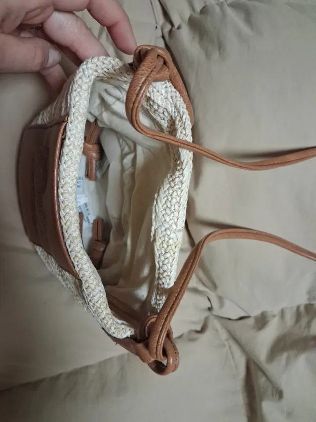 Bolso pequeño rafia con detalle floral